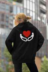 Heart in Hands Oversize Hoodie L - Arkaya  Baskı - Siyah