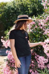 Flamingo Pembe Göğüs Logo Siyah T-Shirt